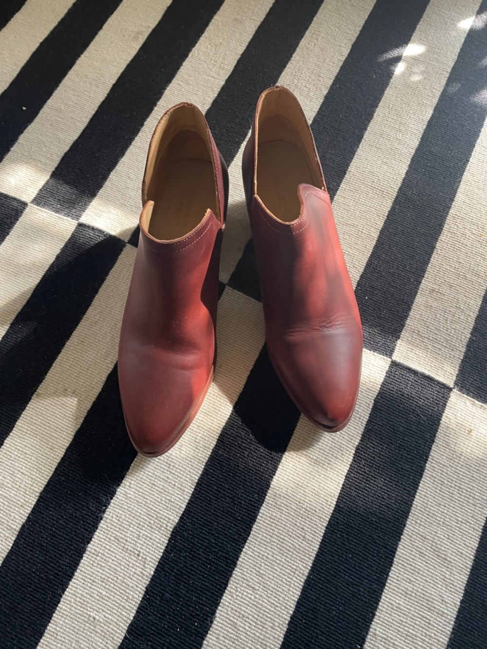 Nisolo Women's Burgundy Leather Ankle Booties